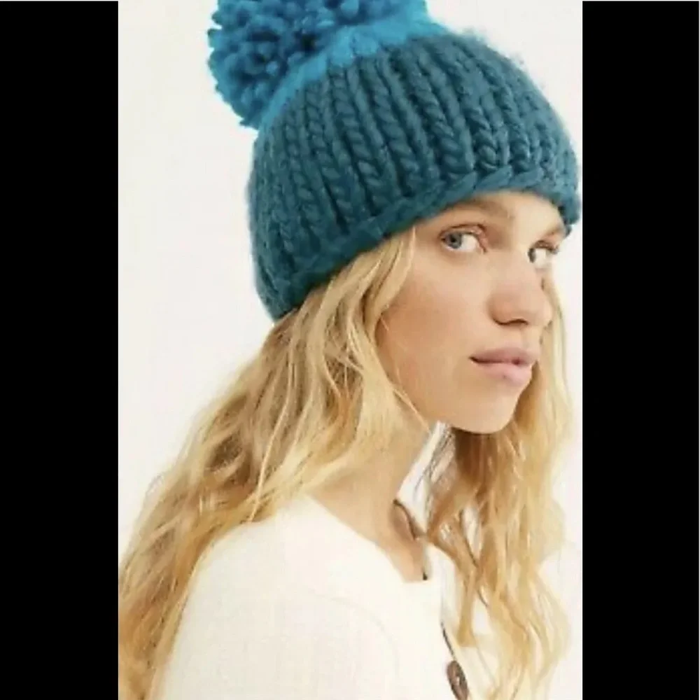 NWOT Free People Cozy Up Color Block Pom Beanie Blue